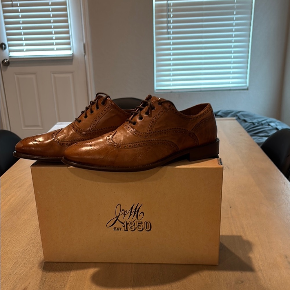 Johnston & Murphy Brown Leather Oxfords with Brogue Detailing